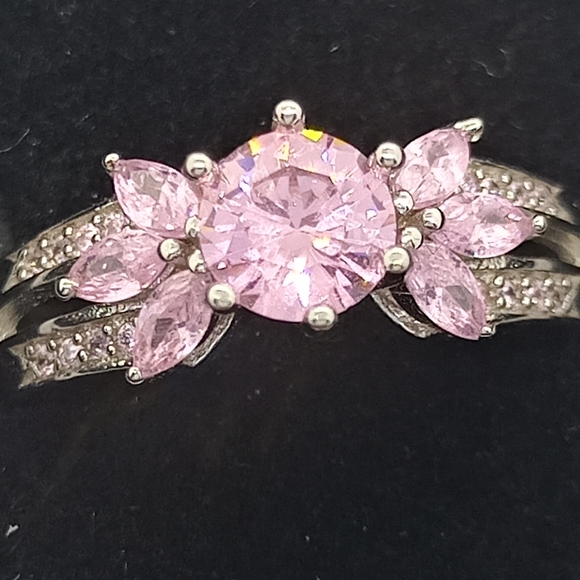 Pink Sapphire Ring set in 925 Sterling Silver - Picture 3 of 7